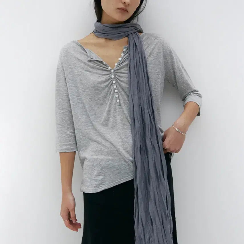 [BUNJANG] Hwae Shirring Henley-Neck Top Grey / 화애 hwae SHIRRING HENLEY-NECK TOP grey