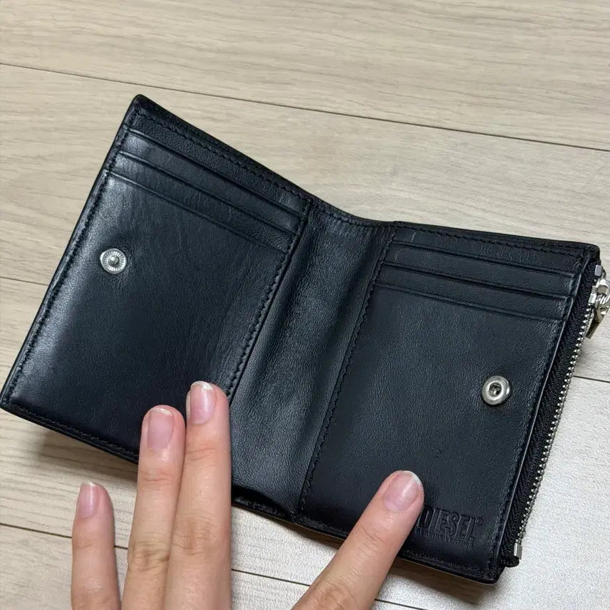 [SOLD OUT] DIESEL 디젤 블랙 반지갑