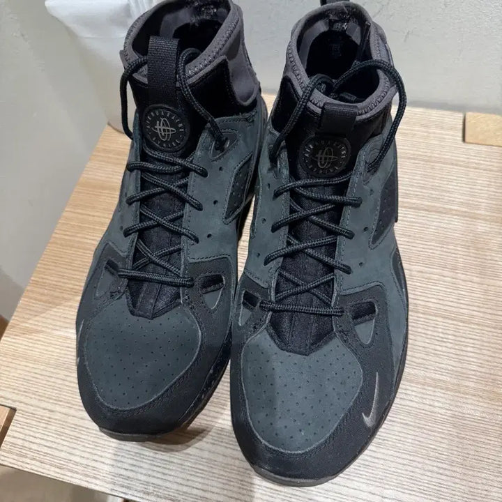 [BUNJANG] Nike ACG Air Mowabb Black Dark Grey Sneakers / 나이키 ACG 에어 모와브 블랙 다크그레이 /275
