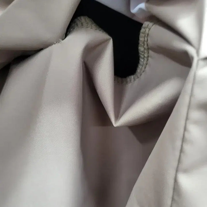[BUNJANG] Descente Beige Windbreaker Jacket 2XL / 데상트 베이지색 바람막이 점퍼 2xl
