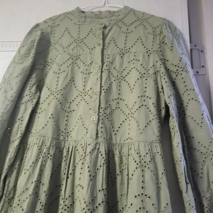 [SOLD OUT] 펀칭 플레어 레이스 롱 원피스