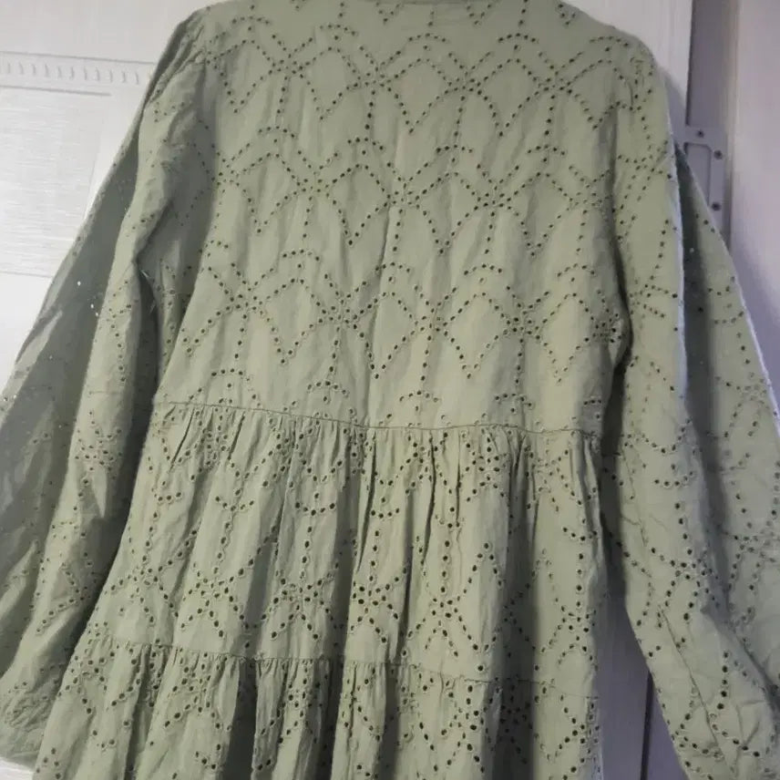 [SOLD OUT] 펀칭 플레어 레이스 롱 원피스