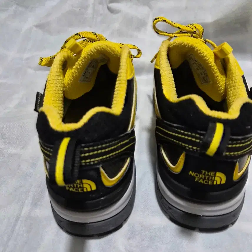 [BUNJANG] The North Face Gore-Tex Hiking Boots (240mm) / 노스페이스 고어텍스 등산화 240mm