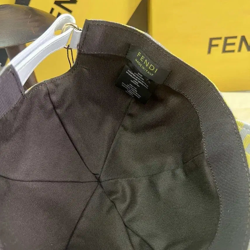 [BUNJANG] Fendi Hat / 펜디 모자