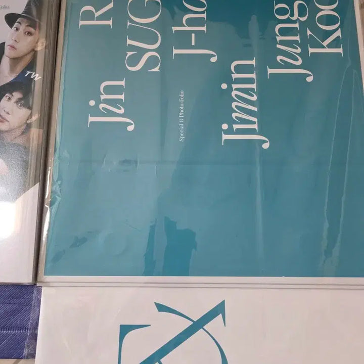[BUNJANG] BTS Photo-Folio Special 8 Bundle Set / 방탄소년단 단체포토 8 포토폴리오 &amp; 외 (포카제이홉, 아웃박스)