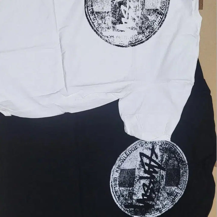 [SOLD OUT] 스투시 스탬프 원형 닷 반팔티