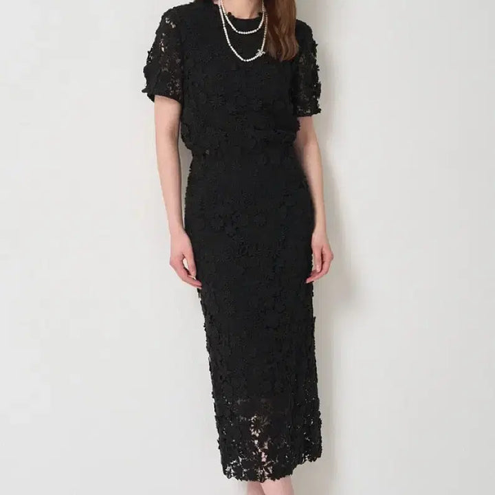 [BUNJANG] Mine Flower Appliqué Lace Top &amp; Skirt Set / 마인 플라워 아플리케 레이스 탑&amp;스커트 세트