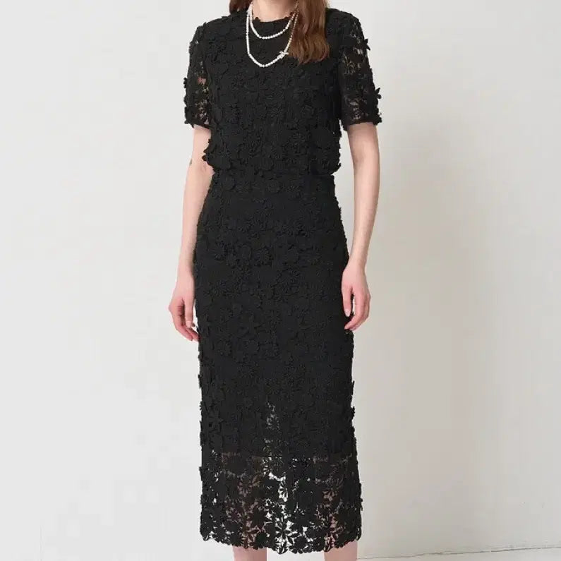 [BUNJANG] Mine Flower Appliqué Lace Top &amp; Skirt Set / 마인 플라워 아플리케 레이스 탑&amp;스커트 세트