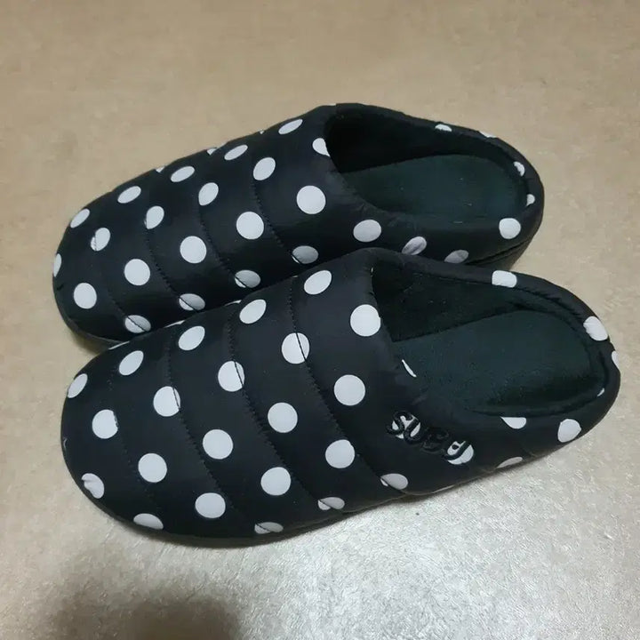 [BUNJANG] Sbu Permanent F-Line Dot Slippers / 스부 퍼머넌트 F-라인 닷