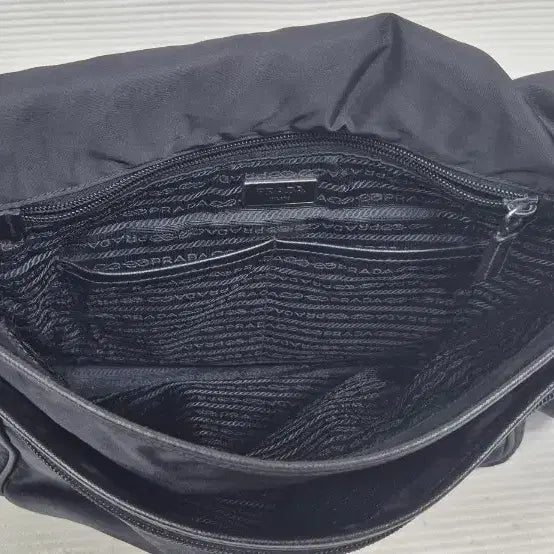 [BUNJANG] Prada Tessuto Poconno Messenger Bag / 프라다 테수토 포코노 메신저백