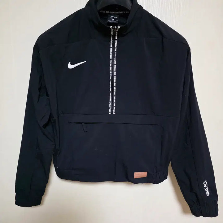 [BUNJANG] Nike F.C. Crop Fit Anorak (Size S) / 나이키 F.C 크롭핏 아노락 사이즈 ( S )