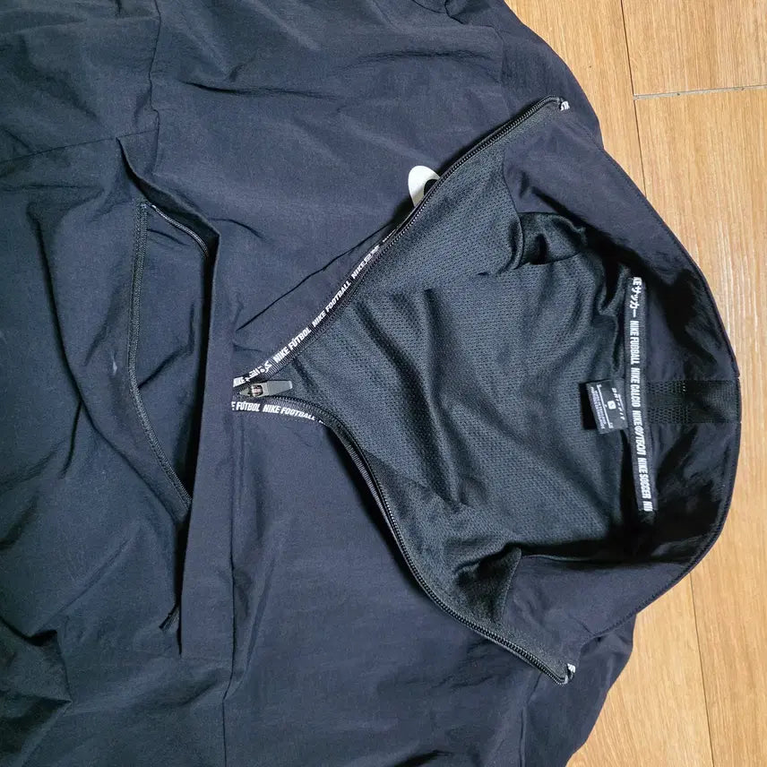 [BUNJANG] Nike F.C. Crop Fit Anorak (Size S) / 나이키 F.C 크롭핏 아노락 사이즈 ( S )