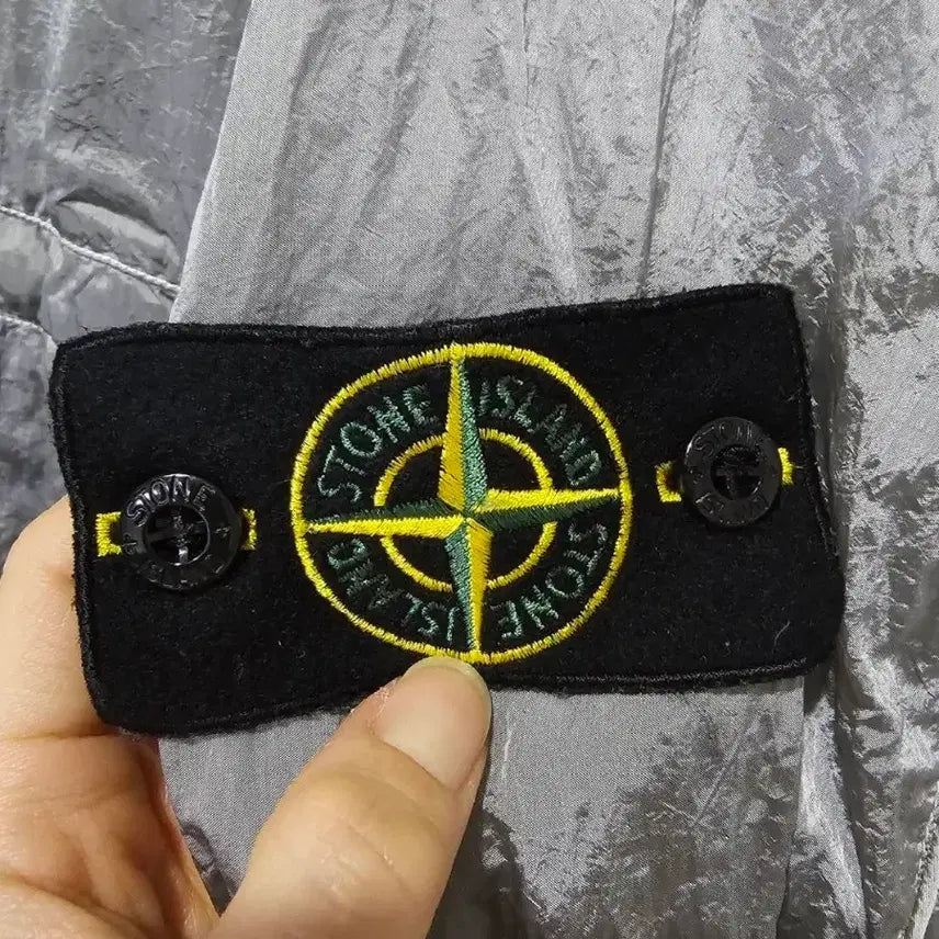 [BUNJANG] Stone Island 22SS Nylon Metal Overshirt Jacket / [백화점판/S급] 22SS 스톤아일랜드 나일론메탈 오버셔츠 자켓 105