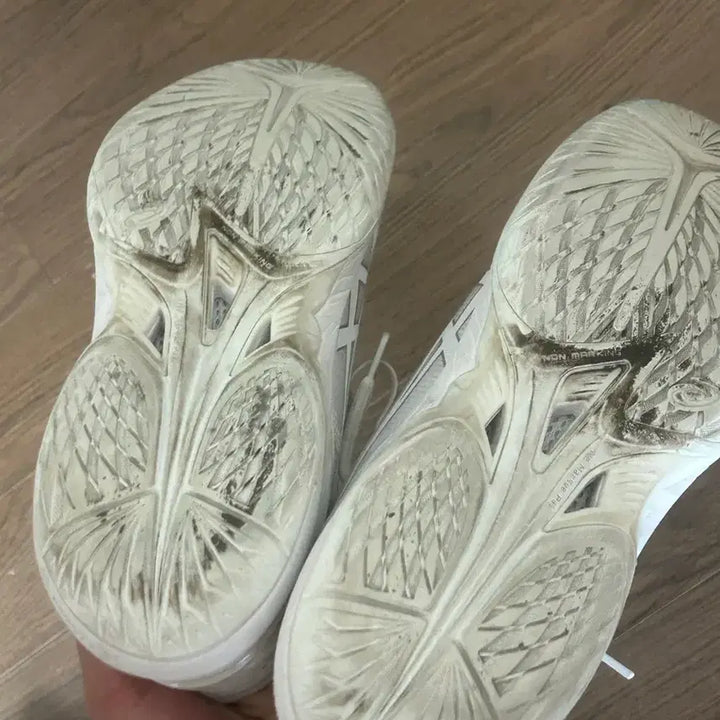 [SOLD OUT] [295] 아식스 젤버스트 28 화이트 퓨어 실버 배구화 농구화