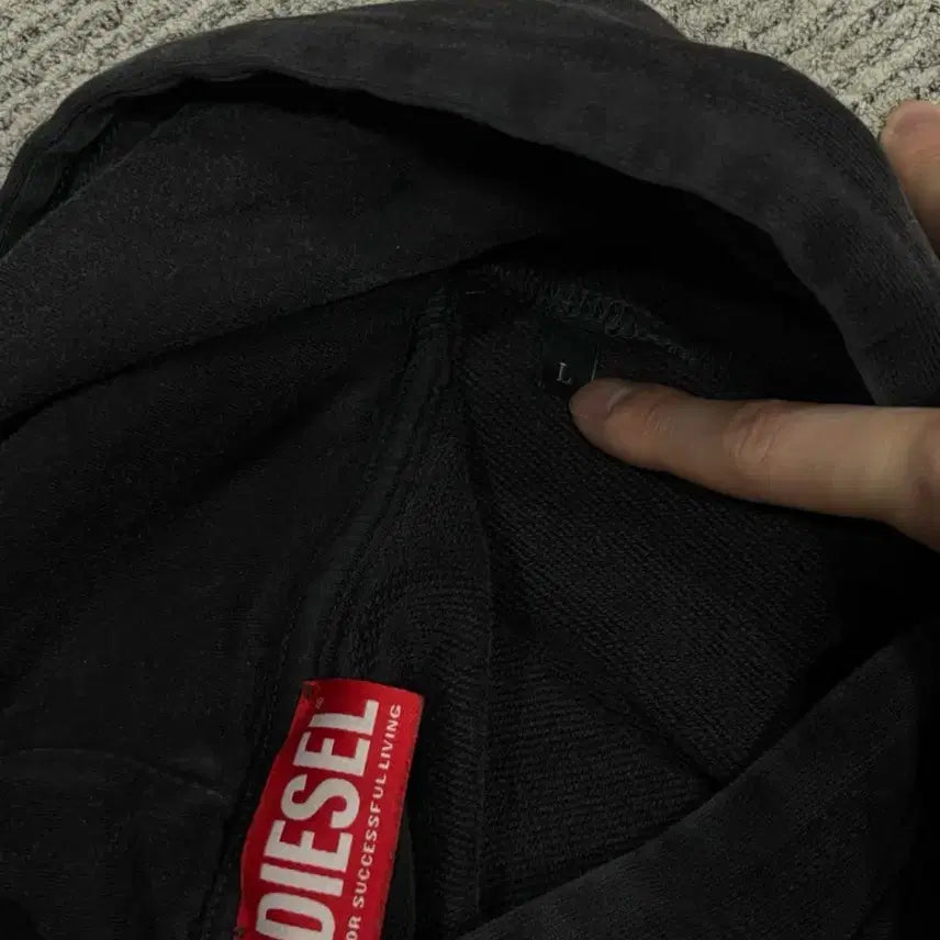 [SOLD OUT] 디젤 블랙 D로고 후드티