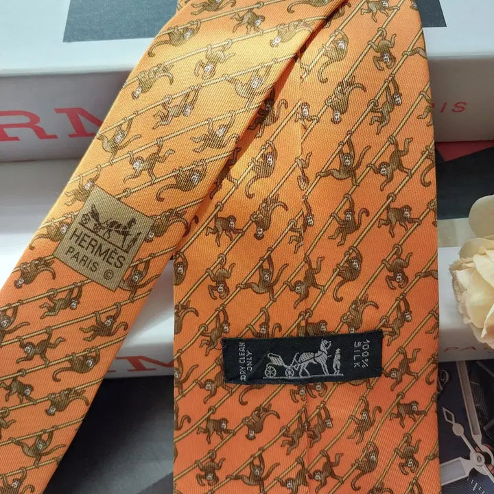 [BUNJANG] Hermes Monkey Motif Silk Tie / 에르메스 오렌지 원숭이 모티브 넥타이 9.5cm A+등급 K2592