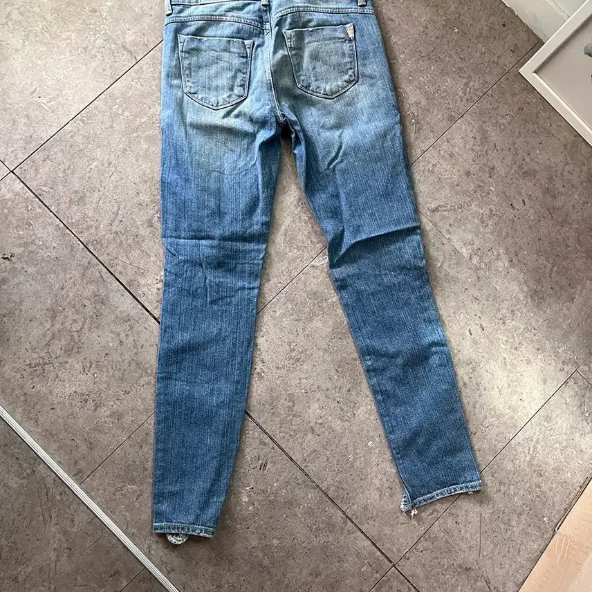 [BUNJANG] Siwy Distressed Skinny Denim Jeans (Size 24) / 씨위(Siwy) 디스트로이드 스키니 데님 (