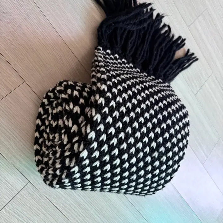 [BUNJANG] D.Answer Yves Saint Laurent GD Heart Muffler / 디앤써 입생로랑 지디 하트 머플러 180x17 상태 굳