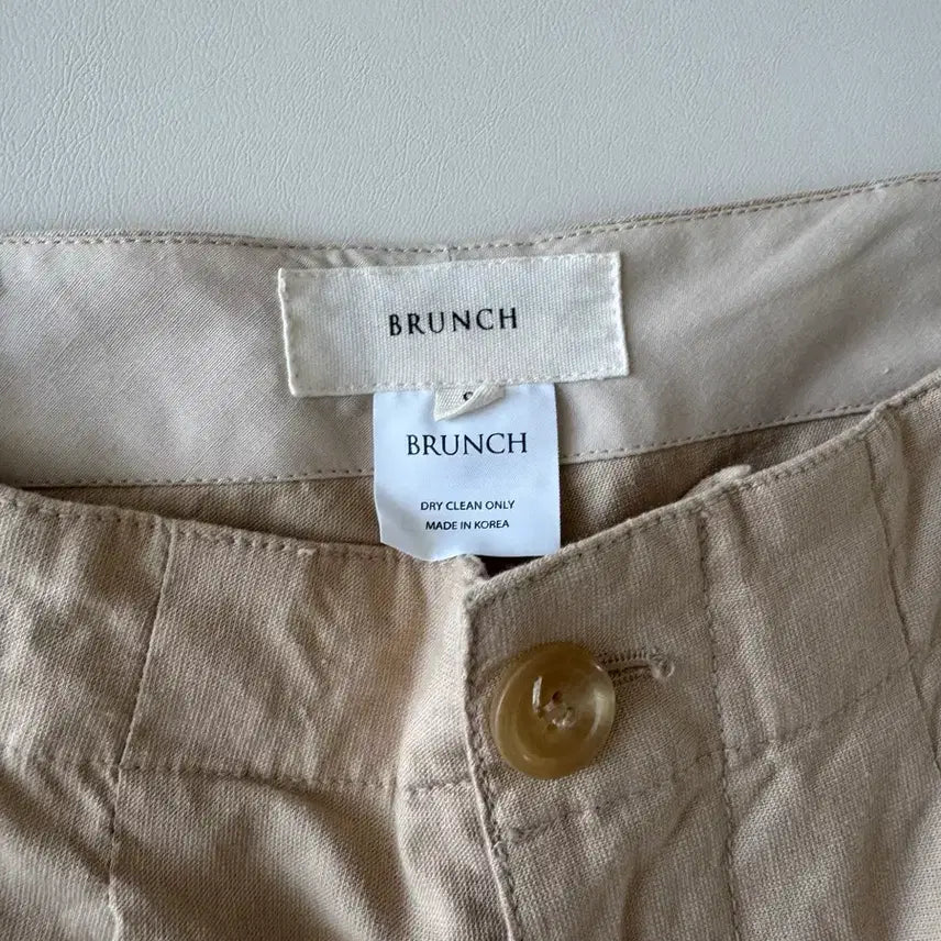 [BUNJANG] Brunch Pleated Trousers (Size S) / brunch 브런치 핀턱 팬츠 s