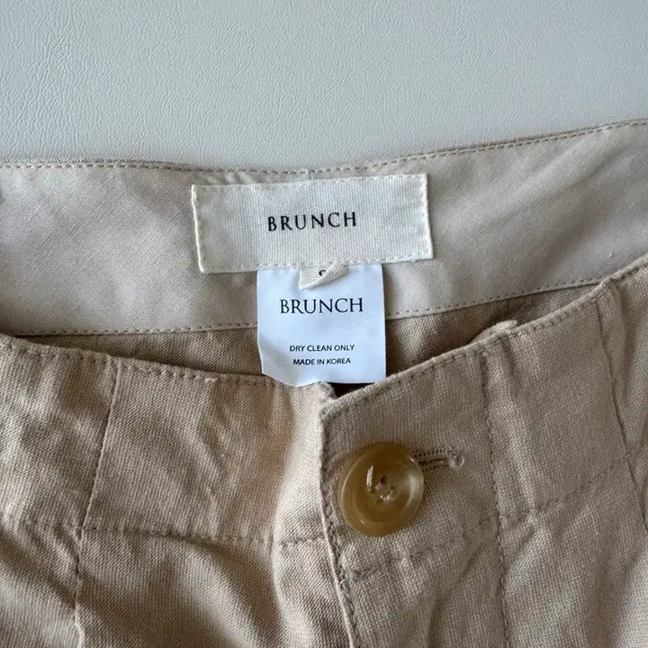 [BUNJANG] Brunch Pleated Trousers (Size S) / brunch 브런치 핀턱 팬츠 s