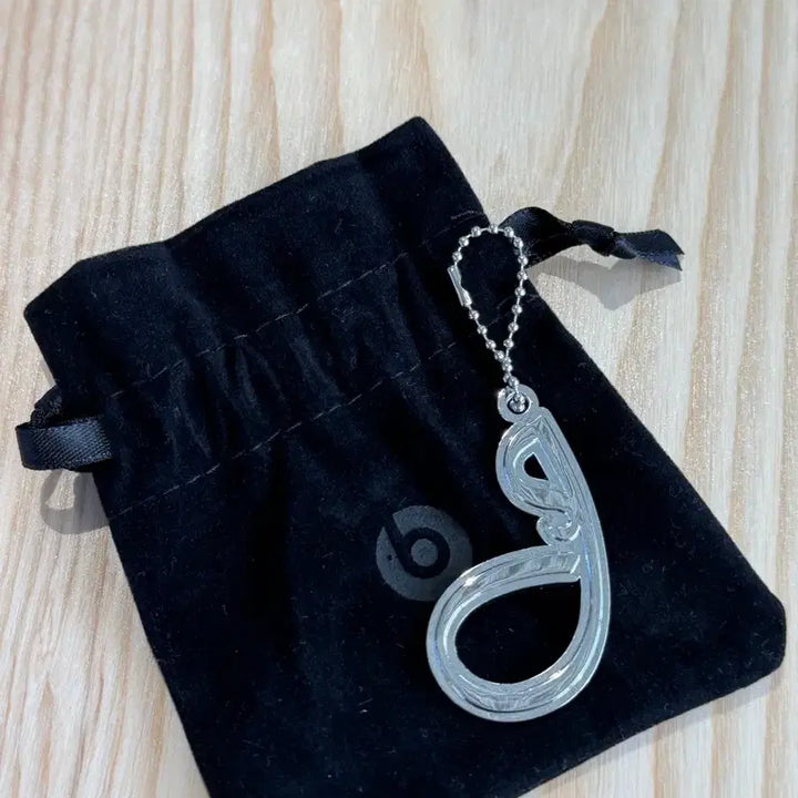 [BUNJANG] Jennie Beats Popup Limited Keyring / (택포)제니 비츠 팝업 한정키링