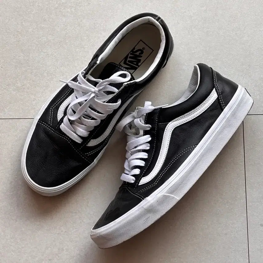 [BUNJANG] Vans Old Skool Leather Sneakers Black / 반스 레더 올드스쿨 블랙 290