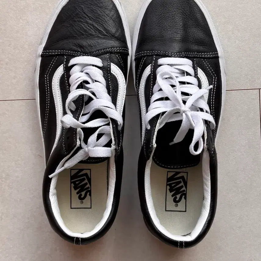 [BUNJANG] Vans Old Skool Leather Sneakers Black / 반스 레더 올드스쿨 블랙 290