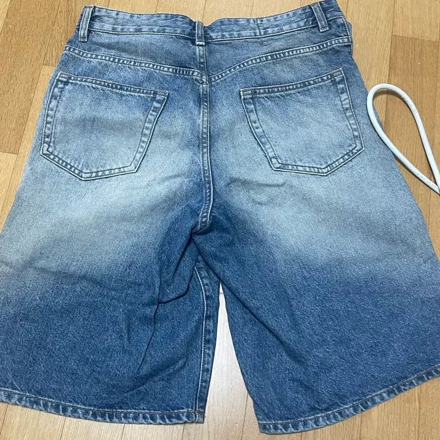 [BUNJANG] ZARA Bermuda Denim 배기핏 Shorts / 자라 버뮤다 데님 배기핏