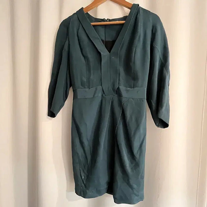 [SOLD OUT] 딥그린 브이넥 랩 스타일 원피스