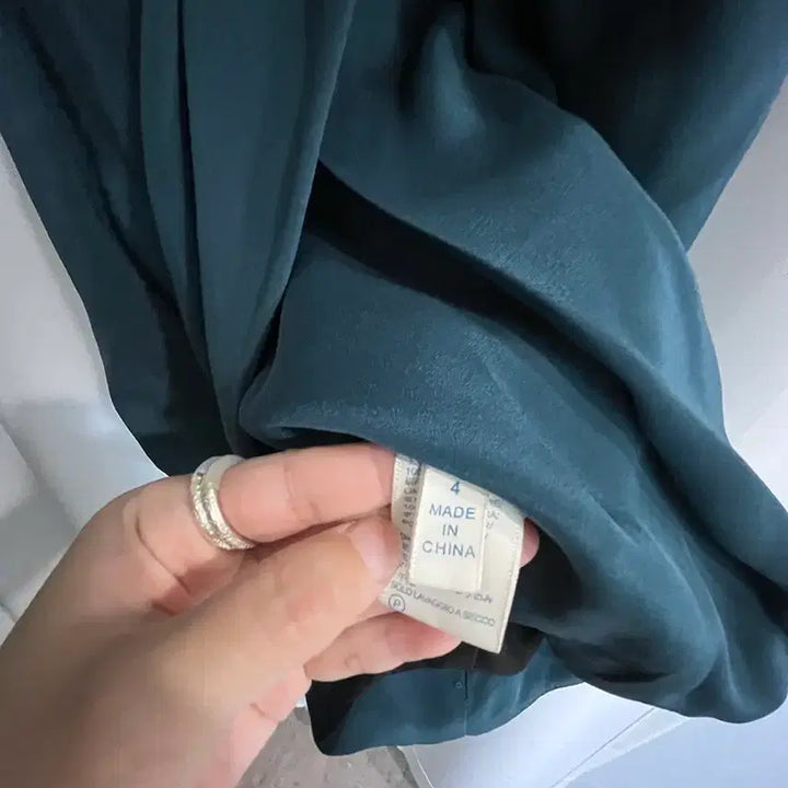 [SOLD OUT] 딥그린 브이넥 랩 스타일 원피스