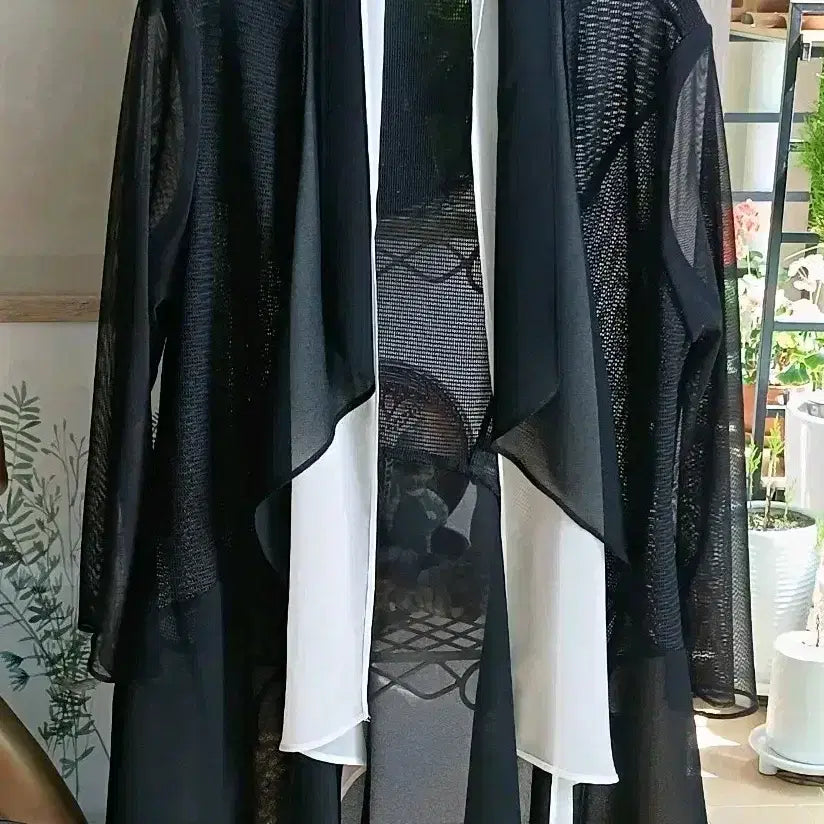 [BUNJANG] Long Cardigan See-through Style Black/White / 블랙/화이트 롱 가디건 시스루 스타일55~66