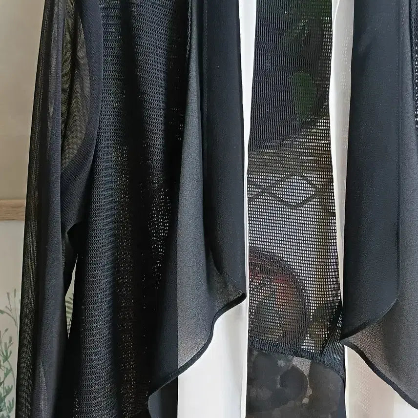 [BUNJANG] Long Cardigan See-through Style Black/White / 블랙/화이트 롱 가디건 시스루 스타일55~66