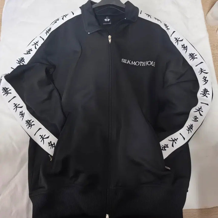 [BUNJANG] Ghost Club Polyandry Jersey Black / 고스트클럽 일부다처 져지 블랙 2