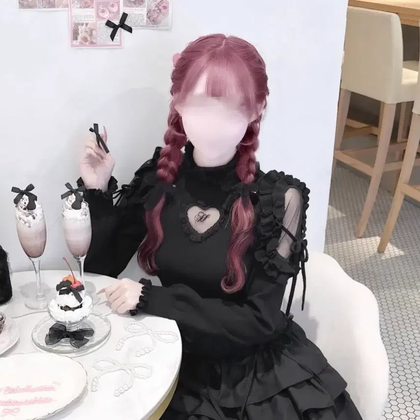 [BUNJANG] Honey Mew Michelle Macaron Heart Cut Knit Top / honey mew 허니뮤 미셸마카롱 하트컷 니트 양산형지뢰계스나계리즈리사
