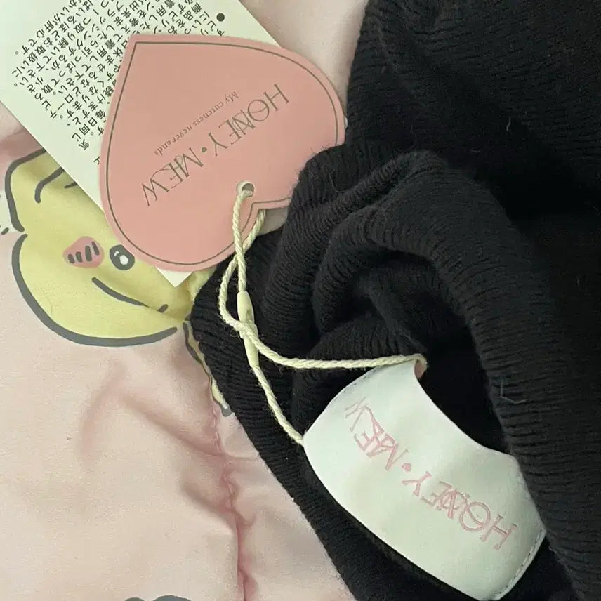 [BUNJANG] Honey Mew Michelle Macaron Heart Cut Knit Top / honey mew 허니뮤 미셸마카롱 하트컷 니트 양산형지뢰계스나계리즈리사