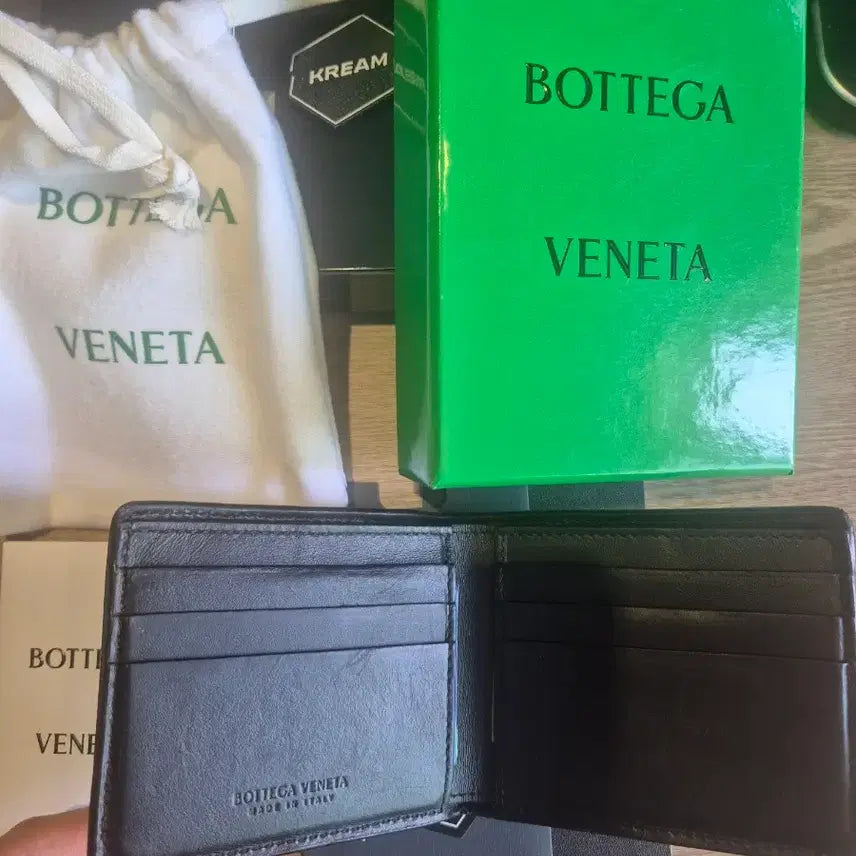 [SOLD OUT] 보테가베네타 반지갑
