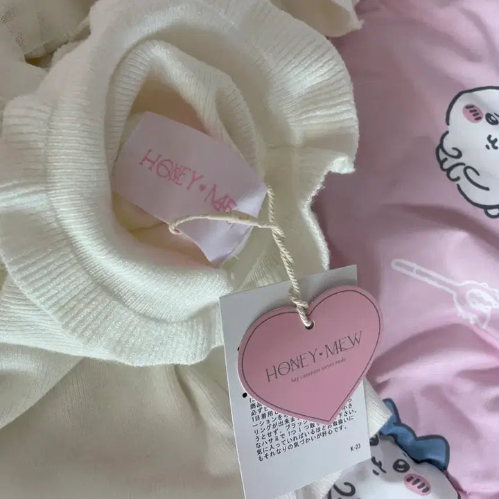 [BUNJANG] Honey Mew Michelle Macaron Heart Cut Turtleneck Knit Sweater / honey mew 허니뮤 미셸마카롱 하트컷니트 양산형지뢰계스나계리즈리사