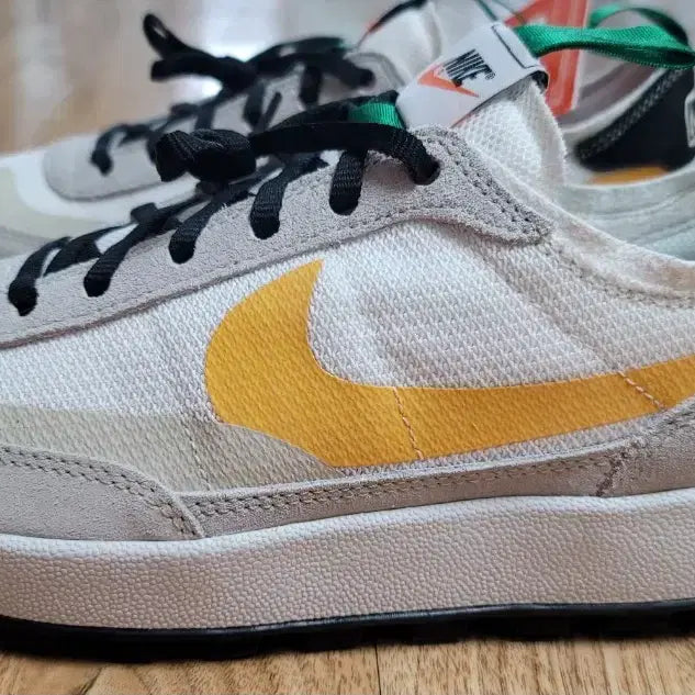 [BUNJANG] Nike x Tom Sachs General Purpose Shoe Fine Green University Gold / 275) 나이키 x 톰 삭스 제너럴 퍼포즈 슈 파인 그린 유니버시티 골드