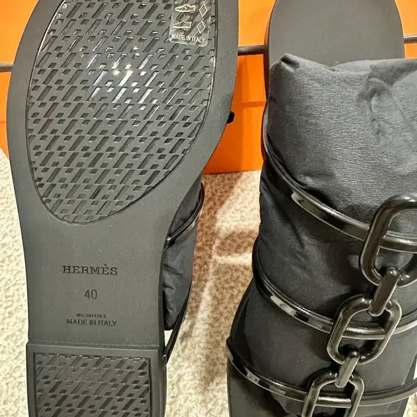 [BUNJANG] Hermes Mykonos Black Size 40 / 정품에르메스 미코노스 블랙 40