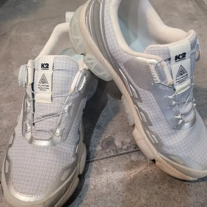 [SOLD OUT] K2 플라이하이크 등산화 운동화 실버