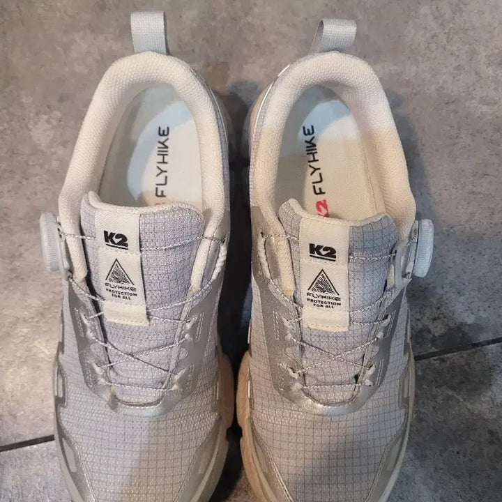 [SOLD OUT] K2 플라이하이크 등산화 운동화 실버