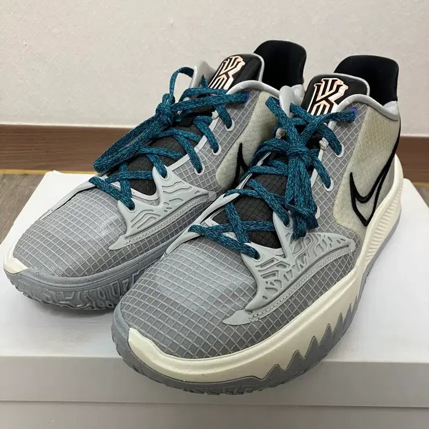 [BUNJANG] Nike Kyrie Low 4 Basketball Shoes / 나이키 카이리 로우4 300