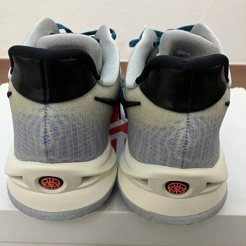 [BUNJANG] Nike Kyrie Low 4 Basketball Shoes / 나이키 카이리 로우4 300