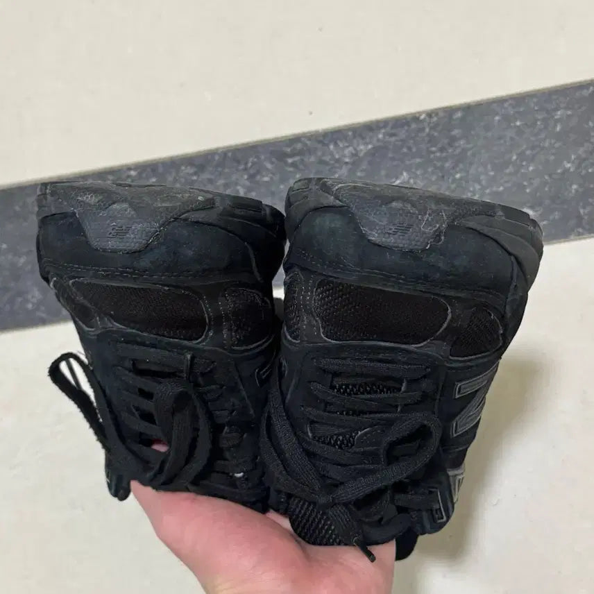 [BUNJANG] New Balance 990v5 Triple Black Sneakers / 뉴발란스 990v5 트리플블랙 265 D