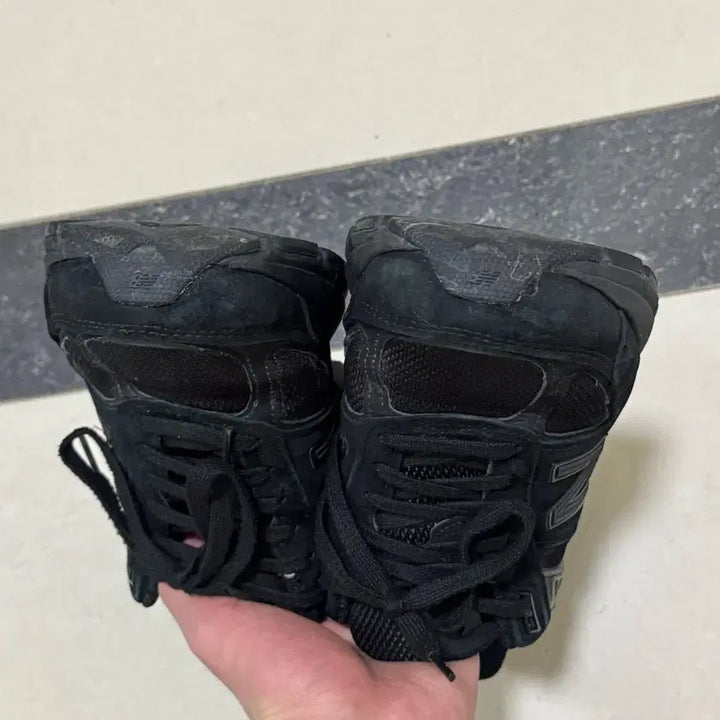 [BUNJANG] New Balance 990v5 Triple Black Sneakers / 뉴발란스 990v5 트리플블랙 265 D