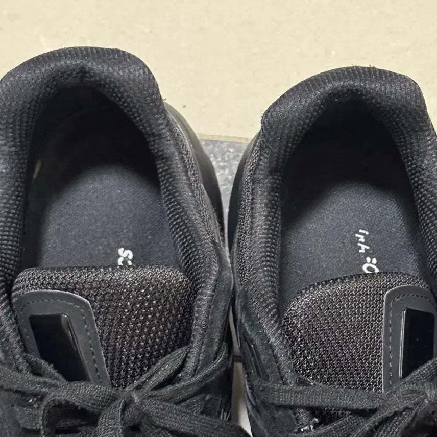 [BUNJANG] New Balance 990v5 Triple Black Sneakers / 뉴발란스 990v5 트리플블랙 265 D