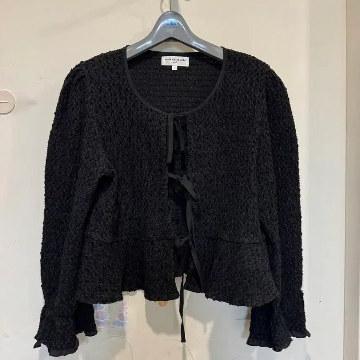 [BUNJANG] Your Name Here Black Ribbon Tie Blouse / 유어네임히얼 싱그러운 블라우스