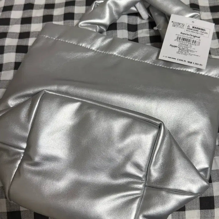 [BUNJANG] Hello Kitty 2-Way Tote Bag (Silver) / (미사용) 헬로키티 2WAY 토트백(실버) 은색 가방