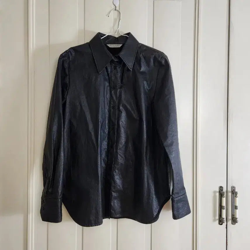 [BUNJANG] Tomboy Eco Leather Blouse Black Size M / 톰보이 에코레더 블라우스