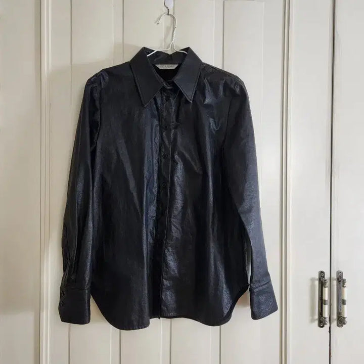 [BUNJANG] Tomboy Eco Leather Blouse Black Size M / 톰보이 에코레더 블라우스